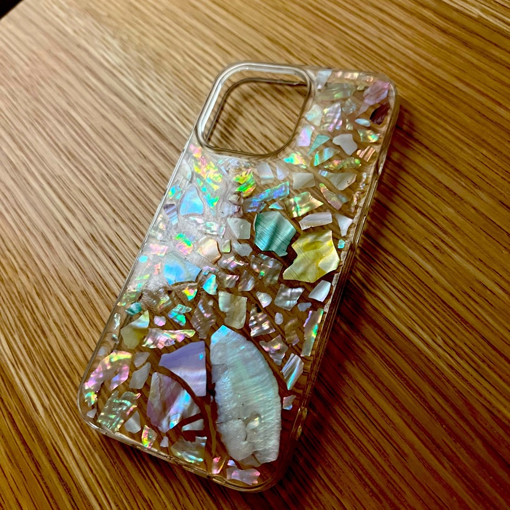 iPhone 13 Pro cover / case iridescent shells / seashells